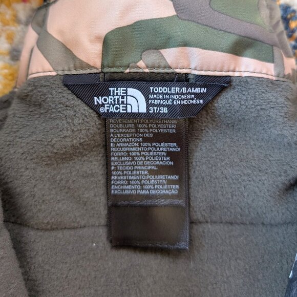 THE NORTH FACE | "Snowquest" Insulated Toddler Bib | Taupe Green Camo Print - Picture 10 of 11